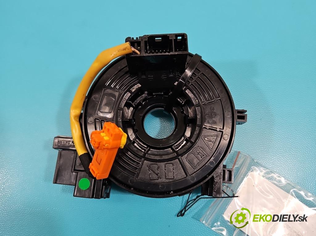 Toyota Auris II 2012-2018 1.6 16V 132 hp manual 97 kW 1598 cm3 5- Páska: airbag  (Airbag)