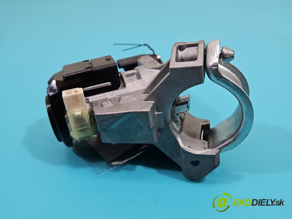 Toyota Auris II 2012-2018 1.6 16V 132  HP manual 97 kW 1598 cm3 5- Spínačka 45020-0205 (Spínacia skrinka)