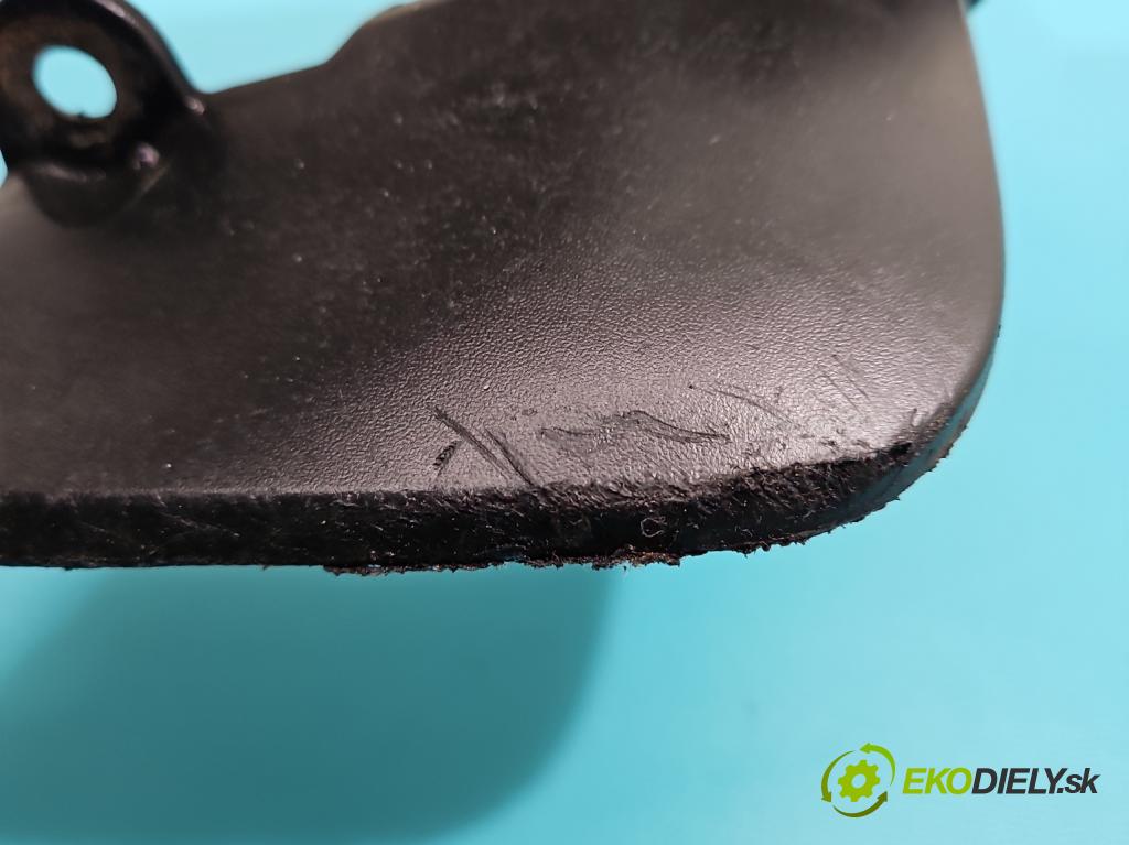 Toyota Auris II 2012-2018 1.6 16V 132  HP manual 97 kW 1598 cm3 5- blatník 76621-02180