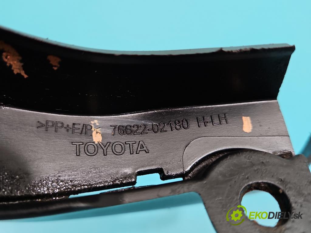Toyota Auris II 2012-2018 1.6 16V 132  HP manual 97 kW 1598 cm3 5- blatník 76622-02180