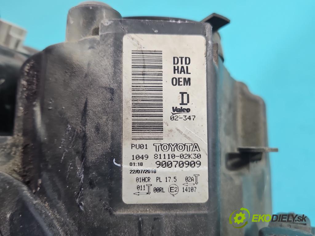 Toyota Auris II 2012-2018 1.6 16V 132  HP manual 97 kW 1598 cm3 5- Reflektor: pravý 81110-02K30 (Svetlo predné pravé)