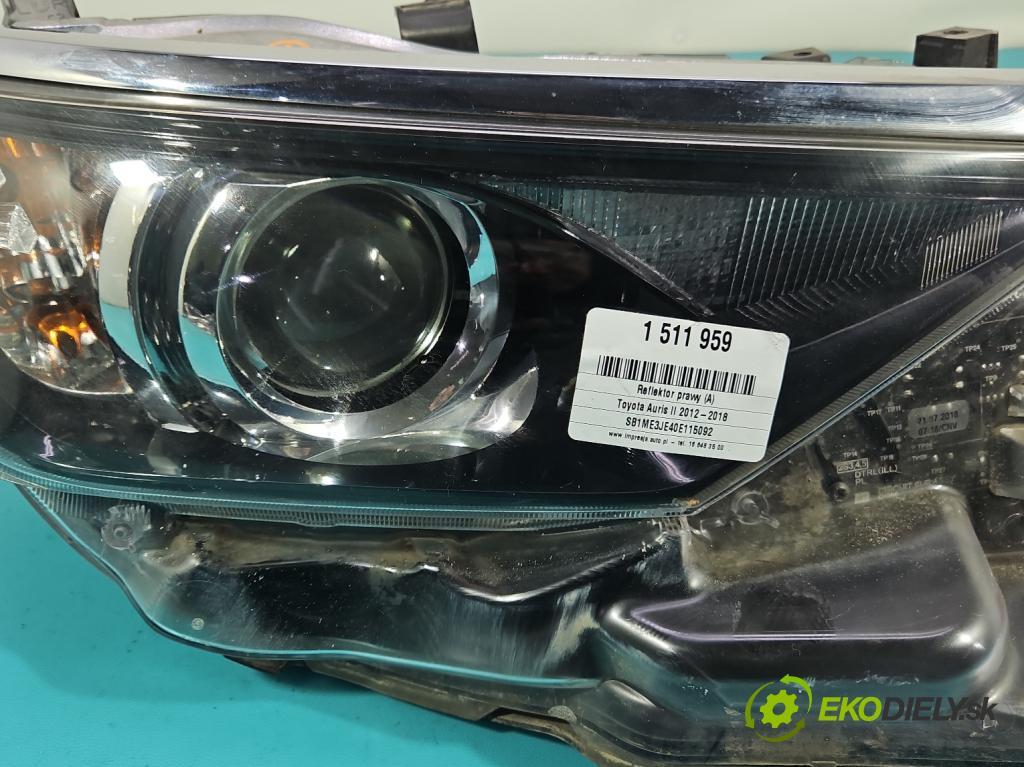 Toyota Auris II 2012-2018 1.6 16V 132  HP manual 97 kW 1598 cm3 5- Reflektor: pravý 81110-02K30 (Svetlo predné pravé)