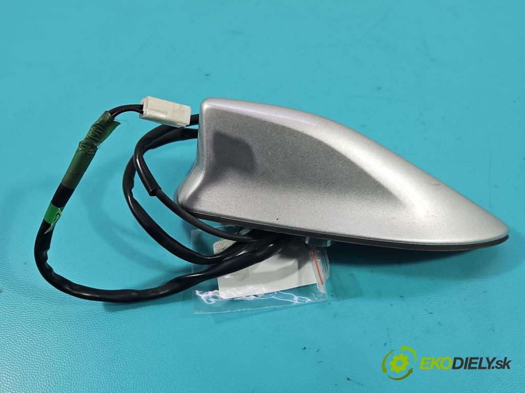 Toyota Auris II 2012-2018 1.6 16V 132  HP manual 97 kW 1598 cm3 5- Antena V3-10838C