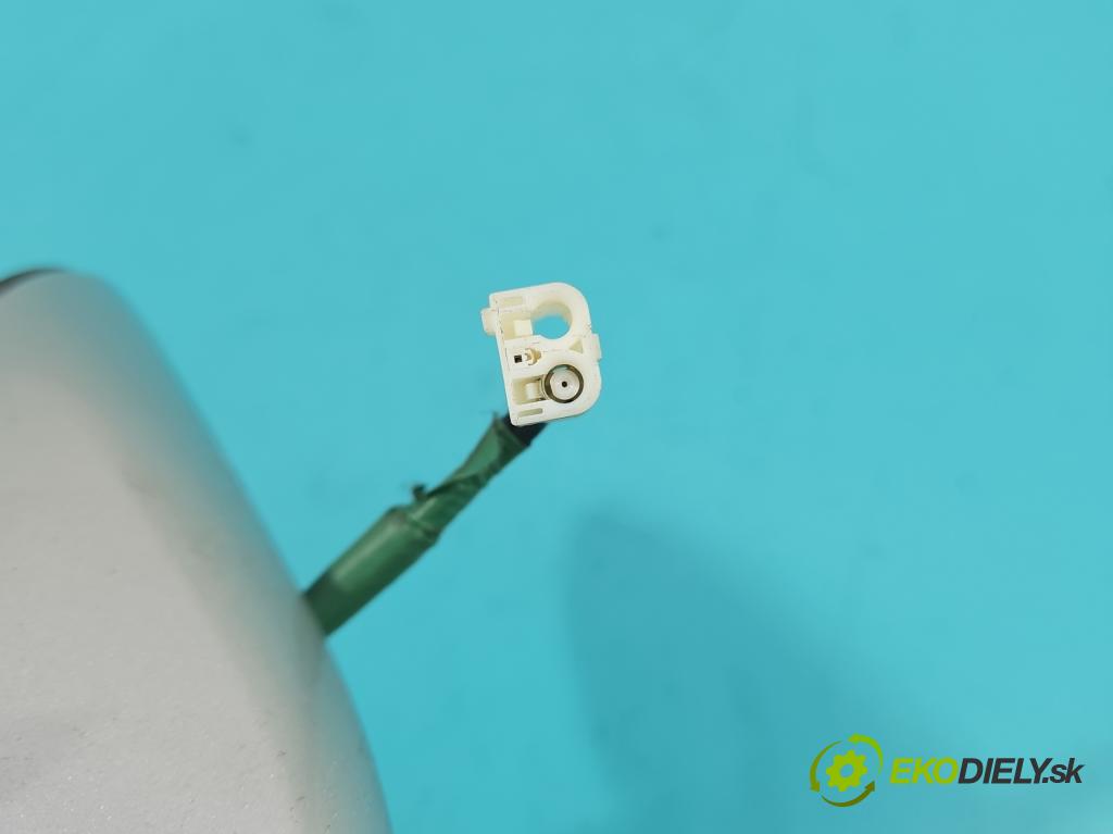 Toyota Auris II 2012-2018 1.6 16V 132 HP manual 97 kW 1598 cm3 5- Antena V3-10838C