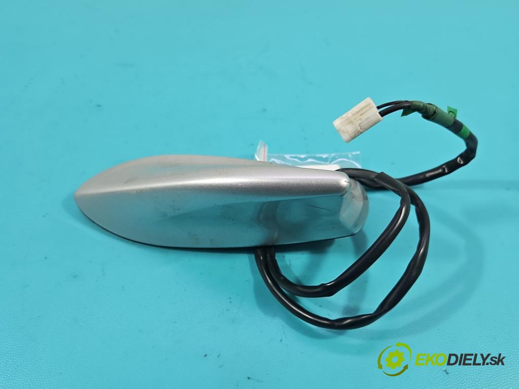 Toyota Auris II 2012-2018 1.6 16V 132 HP manual 97 kW 1598 cm3 5- Antena V3-10838C