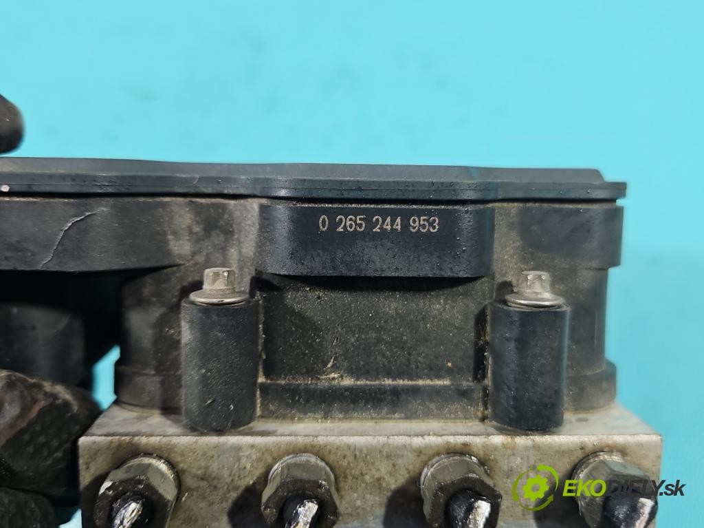 Toyota Auris II 2012-2018 1.6 16V 132 hp manual 97 kW 1598 cm3 5- čerpadlo abs 44540-02520 (Pumpa ABS)