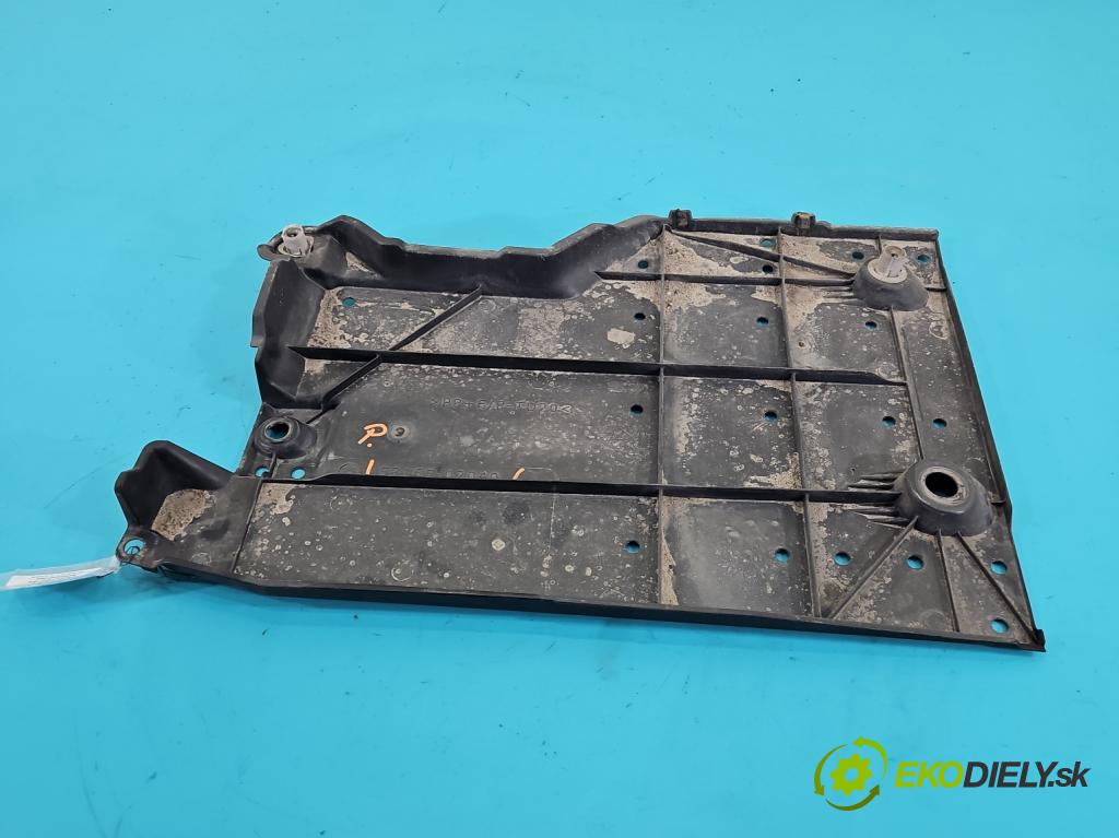 Toyota Auris II 2012-2018 1.6 16V 132 hp manual 97 kW 1598 cm3 5- kryt plastová 58165-02040