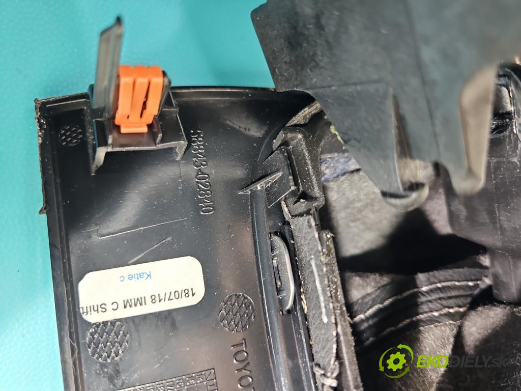 Toyota Auris II 2012-2018 1.6 16V 132  HP manual 97 kW 1598 cm3 5- Páka: Změny: stupeň,rýchlosť  (Rýchlostná páka (kulisa))