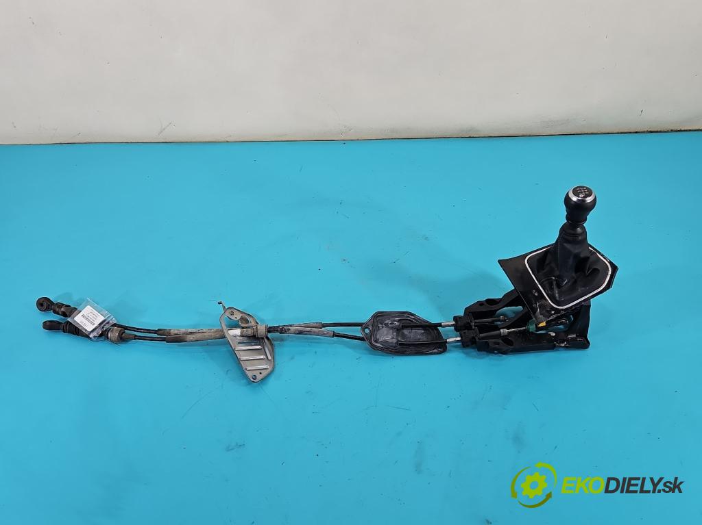 Toyota Auris II 2012-2018 1.6 16V 132  HP manual 97 kW 1598 cm3 5- Páka: Změny: stupeň,rýchlosť  (Rýchlostná páka (kulisa))