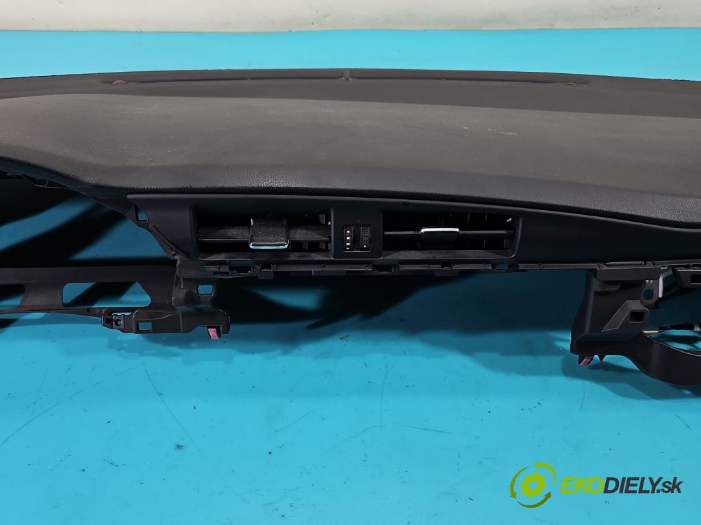 Toyota Auris II 2012-2018 1.6 16V 132 hp manual 97 kW 1598 cm3 5- kokpit,přistrojova deska