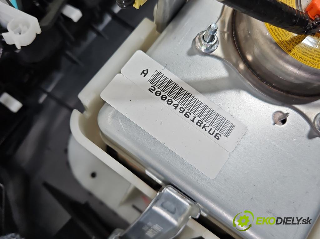 Toyota Auris II 2012-2018 1.6 16V 132 hp manual 97 kW 1598 cm3 5- kokpit,přistrojova deska