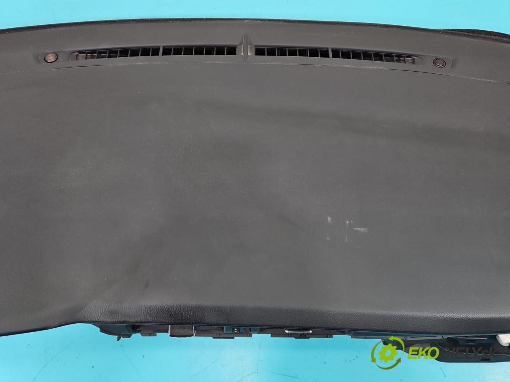 Toyota Auris II 2012-2018 1.6 16V 132 hp manual 97 kW 1598 cm3 5- kokpit,přistrojova deska