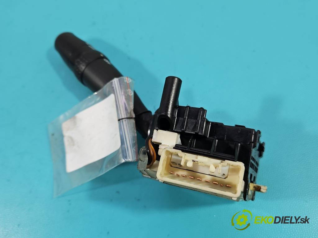 Toyota Corolla E12 2001-2009 1.6 vvti 110 HP manual 81 kW 1598 cm3 5- prepínač smeroviek 173753 (Prepínacie páčky pod volantom)