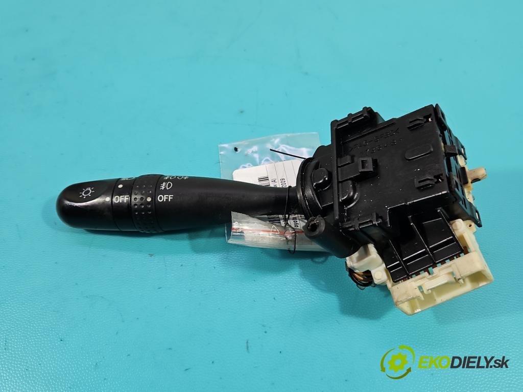 Toyota Corolla E12 2001-2009 1.6 vvti 110 HP manual 81 kW 1598 cm3 5- prepínač smeroviek 173753 (Prepínacie páčky pod volantom)