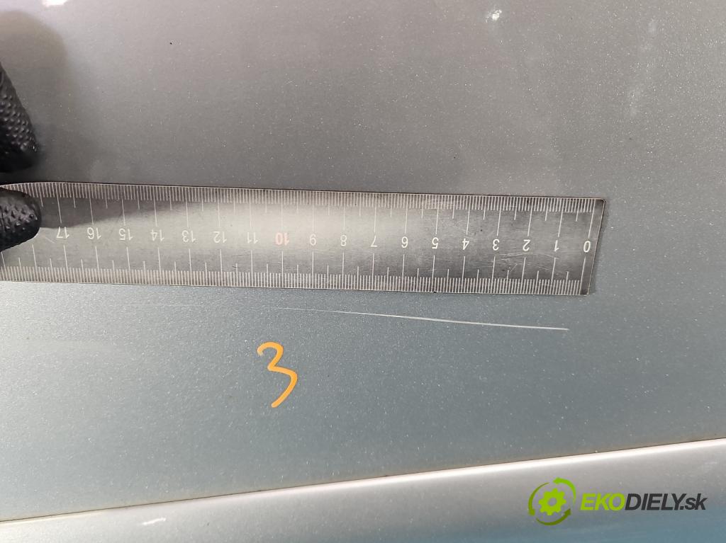 Audi A4 B5 1994-2001 2.5 tdi 150 hp manual 110 kW 2496 cm3 4- dveře zadní levé  (Klika dveří ostatní)
