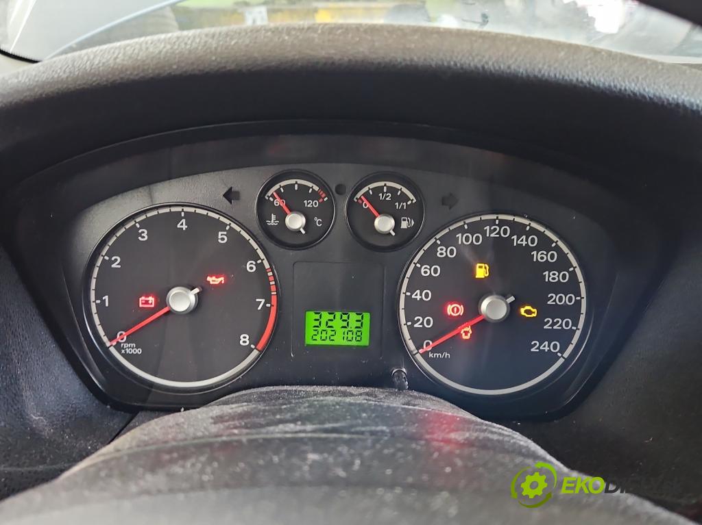 Ford Focus Mk2 2004-2011 1.6 16V 101 hp manual 74 kW 1596 cm3 5- Přístrojová deska  (Přístrojová deska)