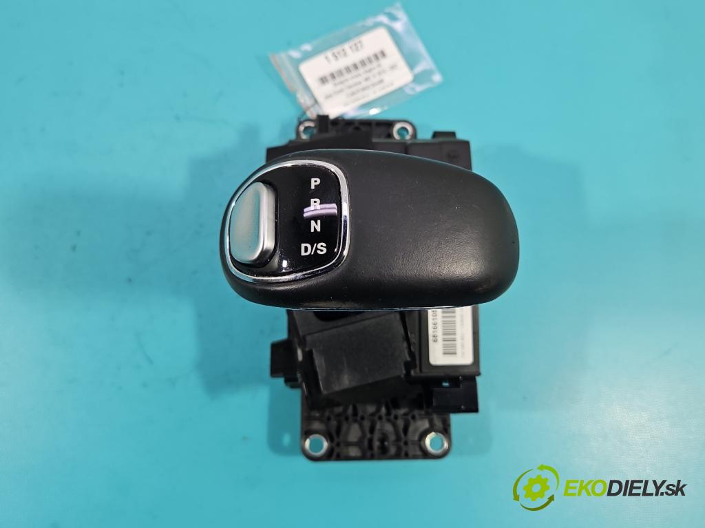 Jeep Grand Cherokee WK2 IV 2010-2021 3.0 CRD 250 HP automatic 184 kW 2987 cm3 5- Páka: Změny: stupeň,rýchlosť 68166105AE (Rýchlostná páka (kulisa))