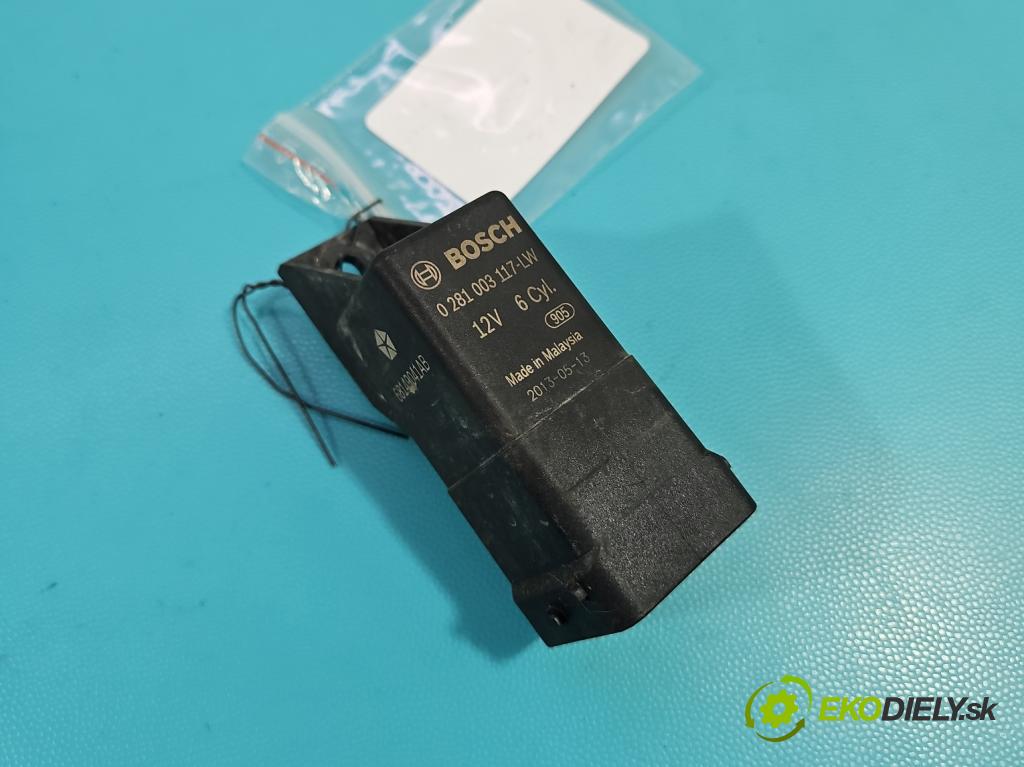 Jeep Grand Cherokee WK2 IV 2010-2021 3.0 CRD 250 HP automatic 184 kW 2987 cm3 5- Relé: svíčky: zařicích: 0281003117 (Relé)