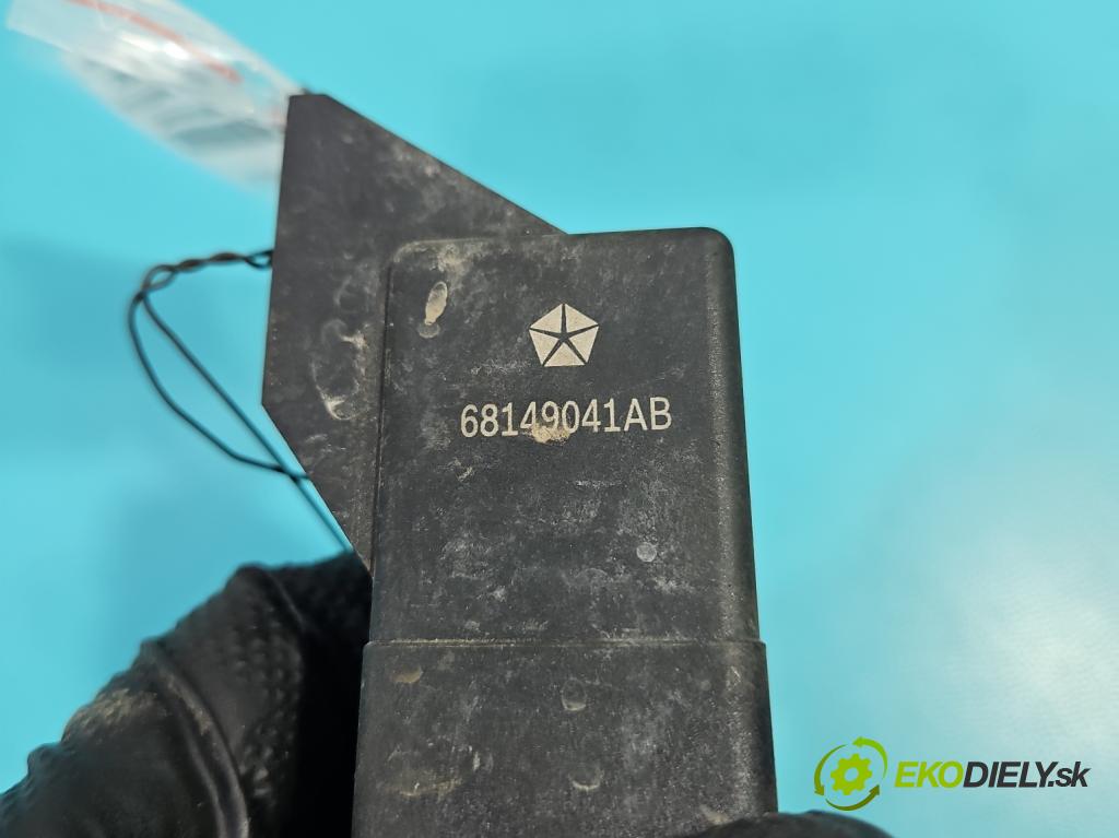 Jeep Grand Cherokee WK2 IV 2010-2021 3.0 CRD 250 HP automatic 184 kW 2987 cm3 5- Relé: svíčky: zařicích: 0281003117 (Relé)