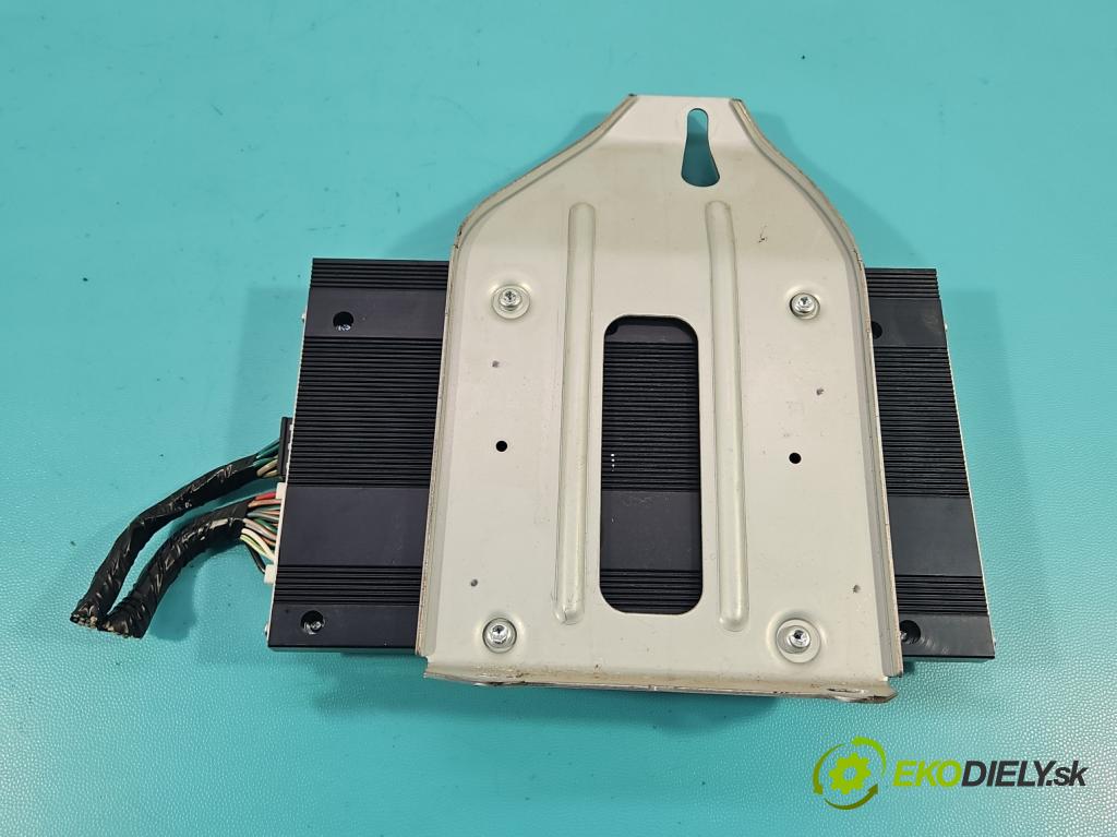 Jeep Grand Cherokee WK2 IV 2010-2021 3.0 CRD 250 hp automatic 184 kW 2987 cm3 5- Zesilovač: 05091214AH (Zesilovač)