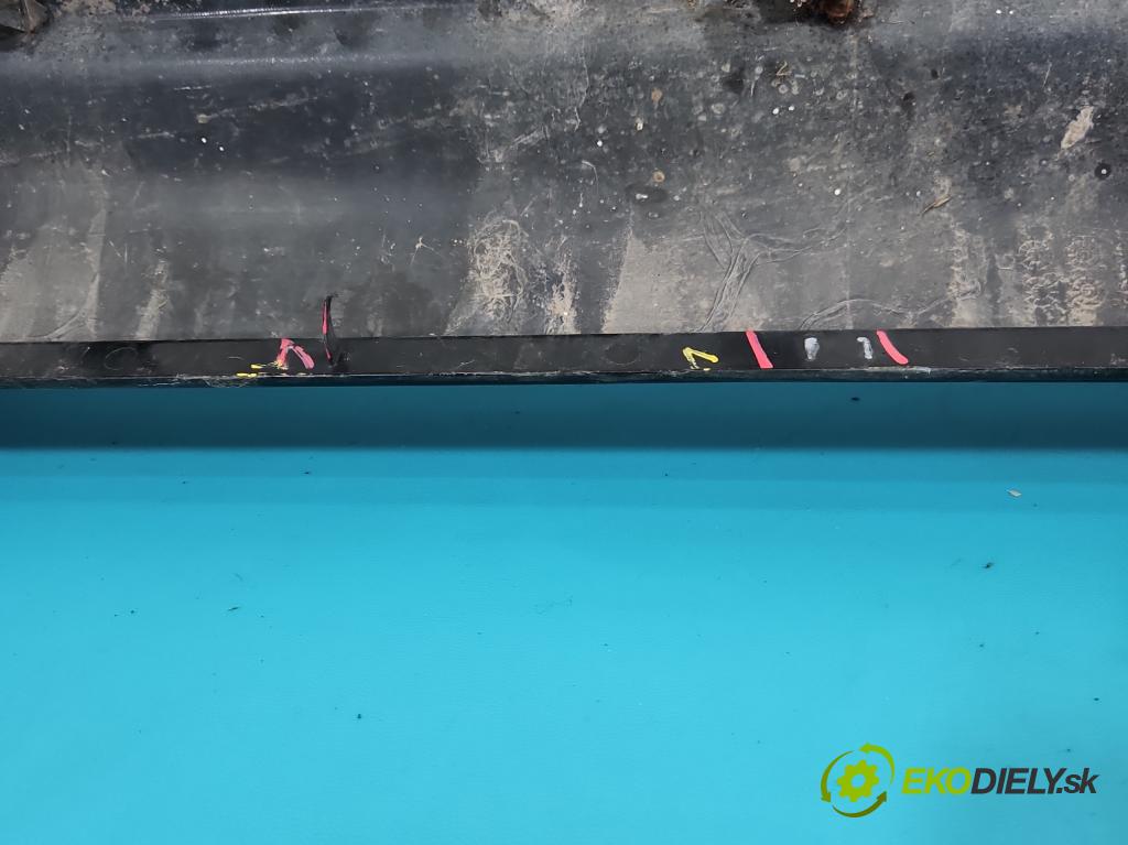 Jeep Grand Cherokee WK2 IV 2010-2021 3.0 CRD 250 HP automatic 184 kW 2987 cm3 5- lišta práh: pravé  (Lišta prahová)