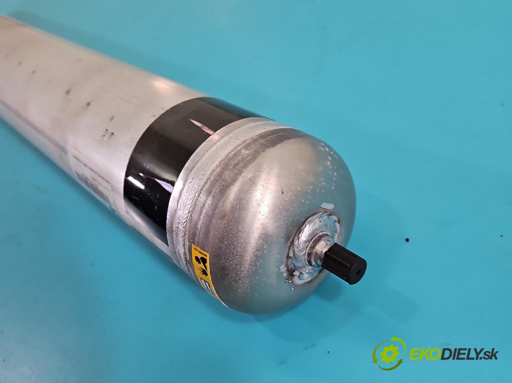 Jeep Grand Cherokee WK2 IV 2010-2021 3.0 CRD 250 HP automatic 184 kW 2987 cm3 5- Nádrž: vzduchu 68064343AC (Obal vzduchového filtra)