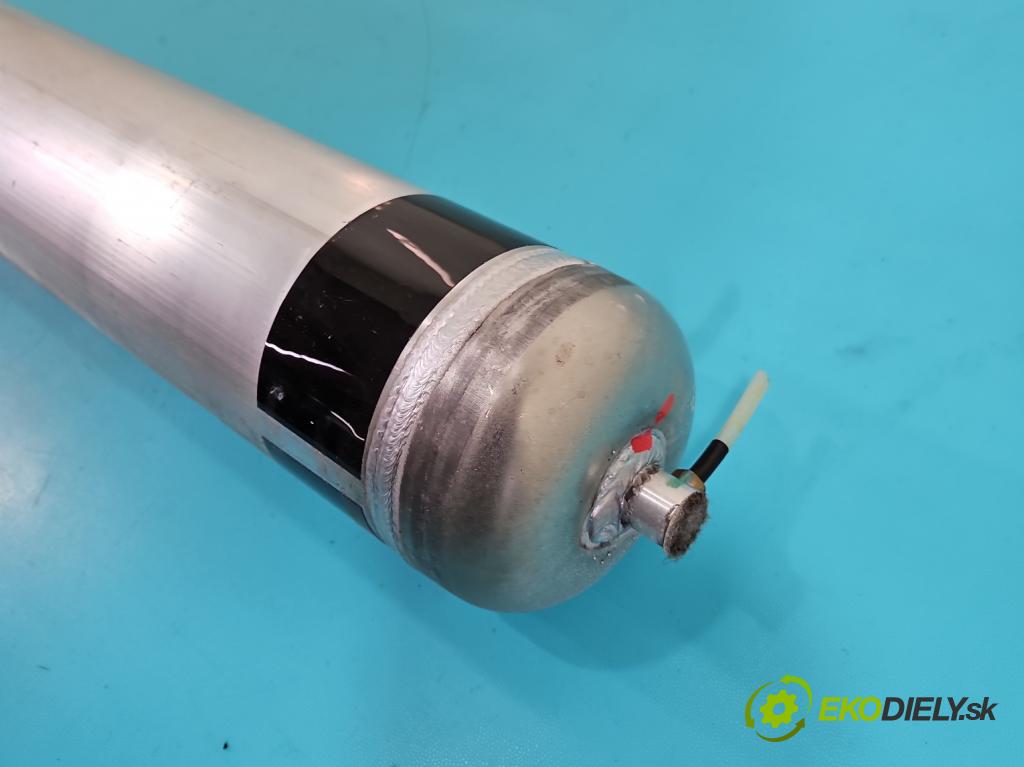 Jeep Grand Cherokee WK2 IV 2010-2021 3.0 CRD 250 HP automatic 184 kW 2987 cm3 5- Nádrž: vzduchu 68064343AC (Obal vzduchového filtra)