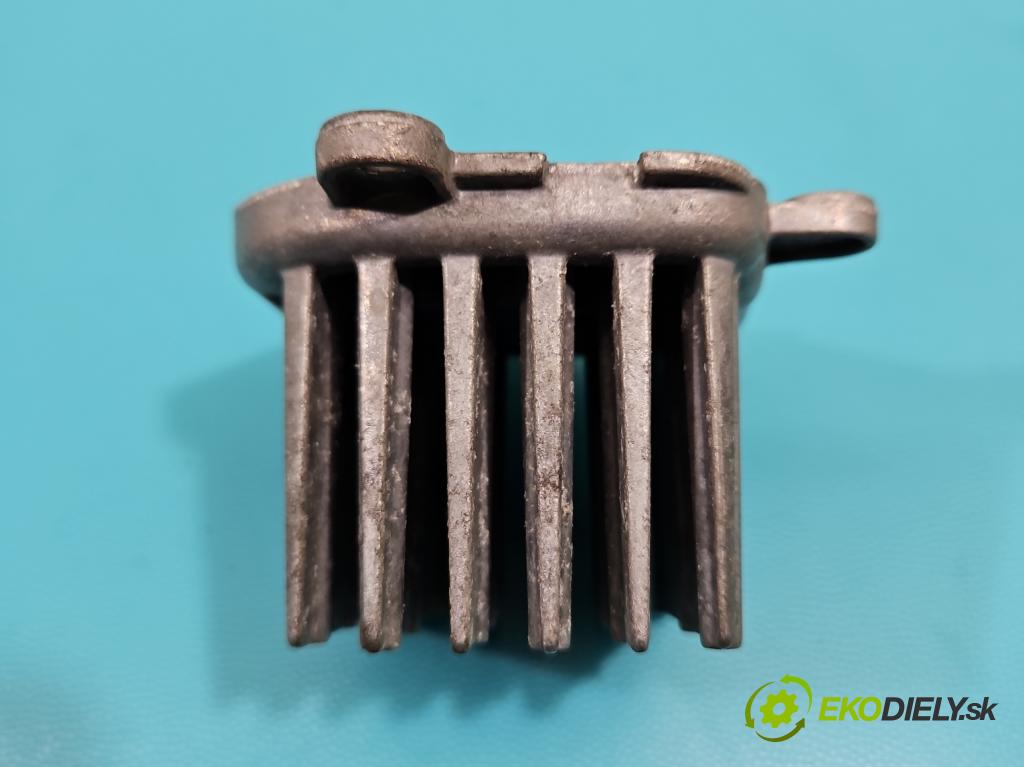 Opel Astra VI 2022- 1.5 cdti 131 HP manual 96 kW 1499 cm3 5- střídač: xenon 12690010110 (Riadiaca jednotka xenónu)