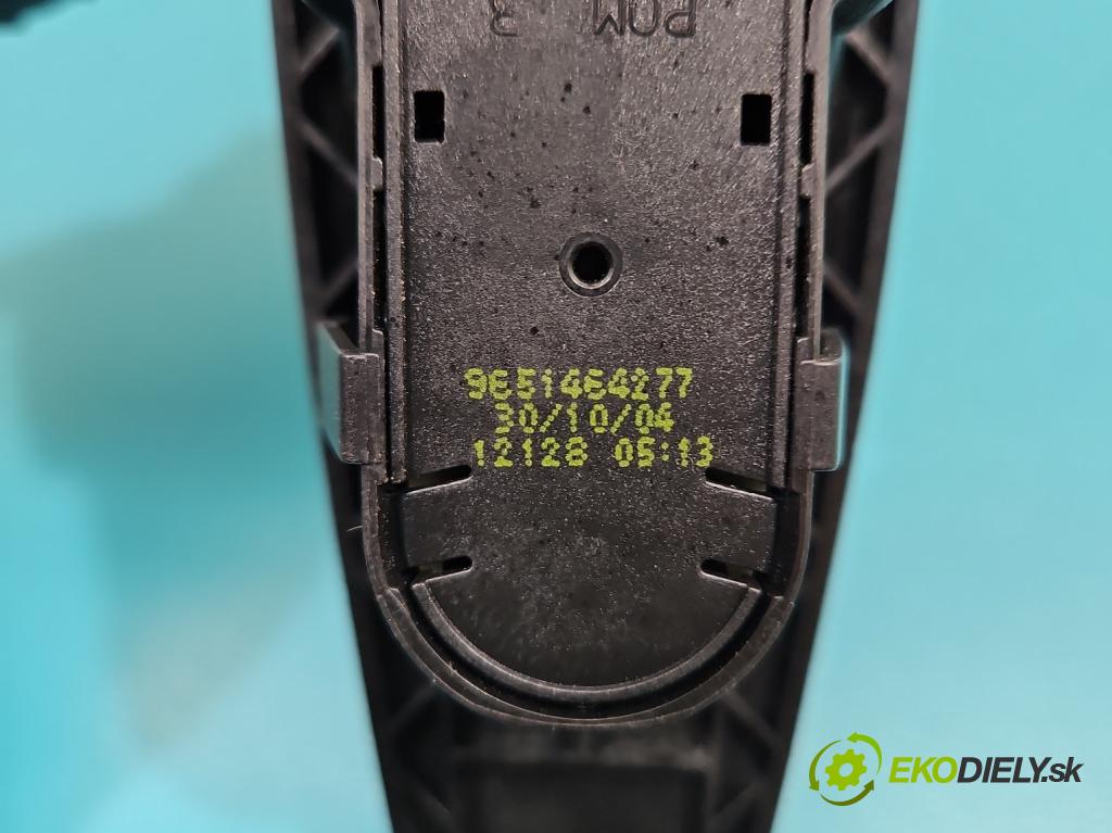 Citroen C4 I 2004-2011 1.6 16v 109 hp manual 80 kW 1587 cm3 5- Přepínač oken zpětných zrcátek 9651464277
