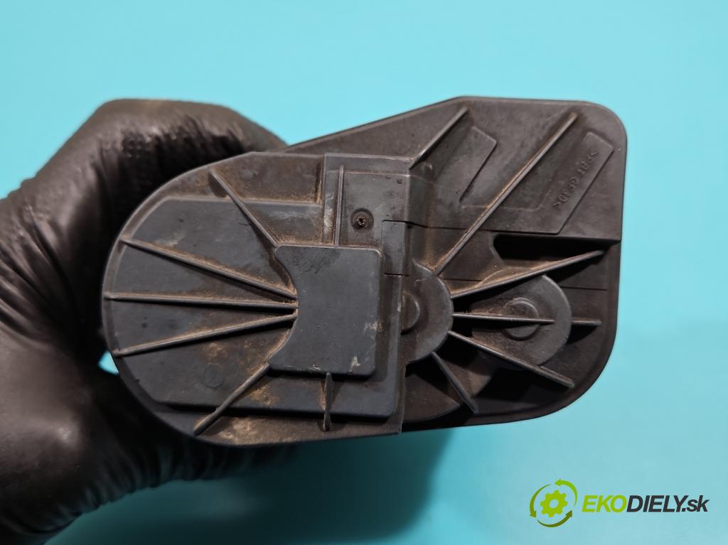 Citroen C4 I 2004-2011 1.6 16v 109 HP manual 80 kW 1587 cm3 5- klapka 0280750164 (Škrtiaca klapka)