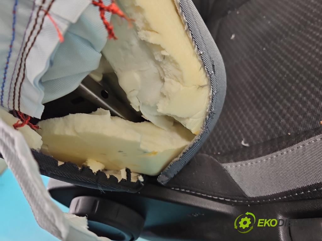 Opel Astra VI 2022- 1.5 cdti 131 hp manual 96 kW 1499 cm3 5- Sedadlo pravý  (Sedadlo)