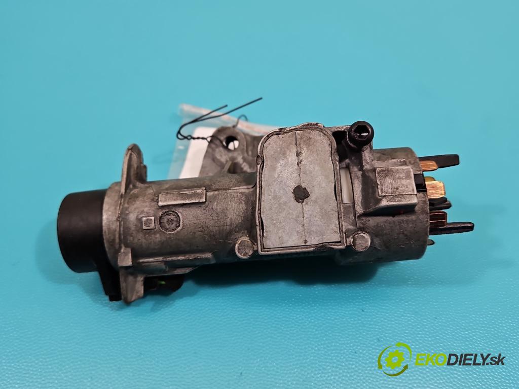 Audi A4 B5 1994-2001 2.5 tdi 150 HP manual 110 kW 2496 cm3 4- Spínačka 4B0905851C (Spínacia skrinka)