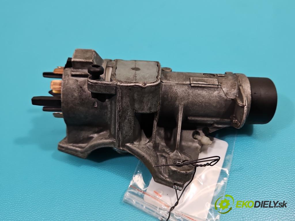 Audi A4 B5 1994-2001 2.5 tdi 150 HP manual 110 kW 2496 cm3 4- Spínačka 4B0905851C (Spínacia skrinka)