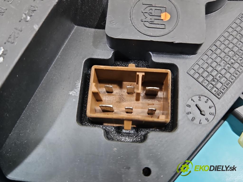 Audi A4 B5 1994-2001 2.5 tdi 150 hp manual 110 kW 2496 cm3 4- ventilátor vzduchu 740221233F