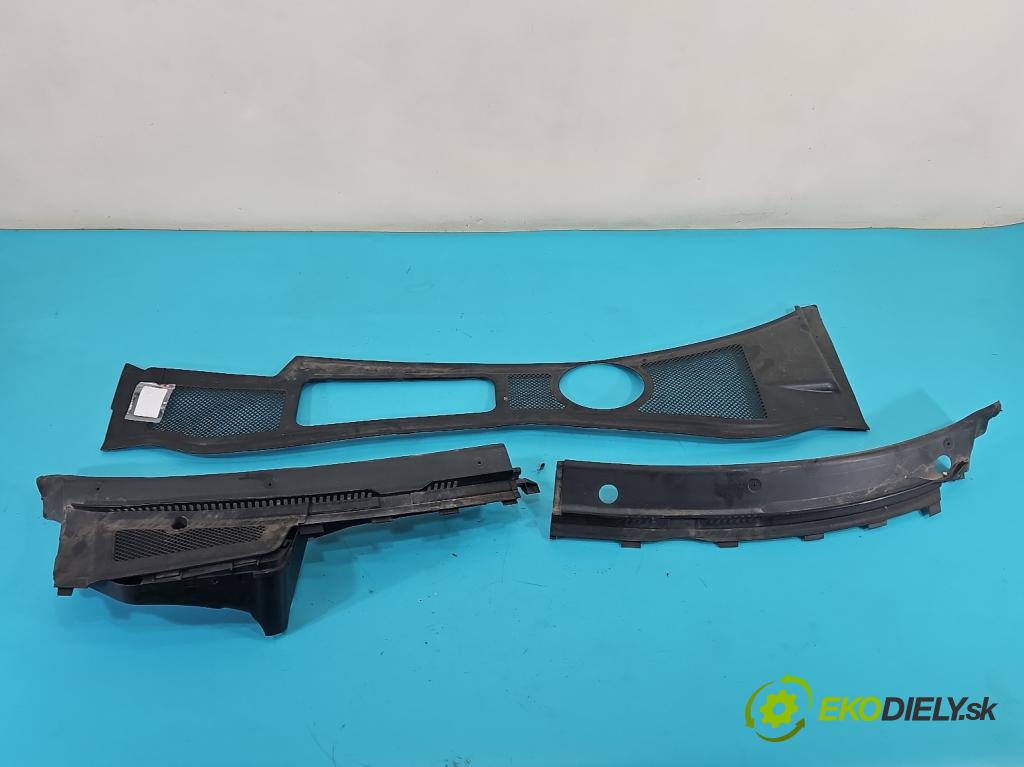 Audi A4 B5 1994-2001 2.5 tdi 150 HP manual 110 kW 2496 cm3 4- torpédo 8D1819447A (Torpédo (plast pod čelným sklom))