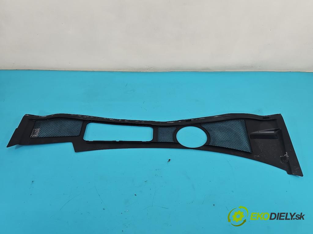 Audi A4 B5 1994-2001 2.5 tdi 150 HP manual 110 kW 2496 cm3 4- torpédo 8D1819447A (Torpédo (plast pod čelným sklom))