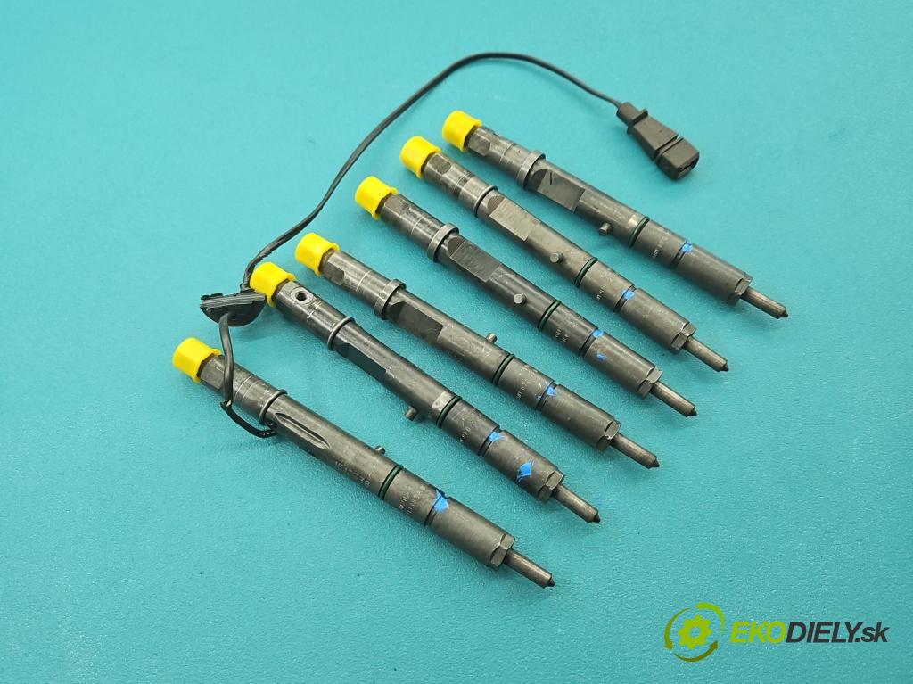 Audi A4 B5 1994-2001 2.5 tdi 150 HP manual 110 kW 2496 cm3 4- vstrek 059130202B (Vstrekovač paliva)