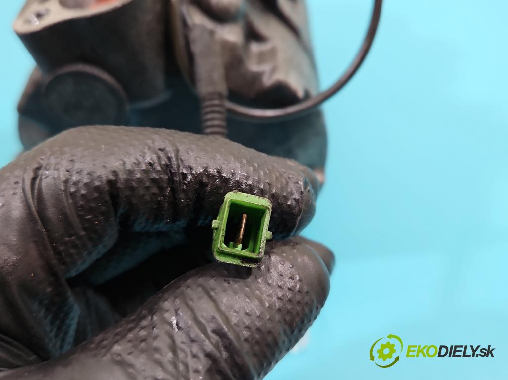 Audi A4 B5 1994-2001 2.5 tdi 150 HP manual 110 kW 2496 cm3 4- Kompresor: klimatizácie  (Kompresor klimatizácie)