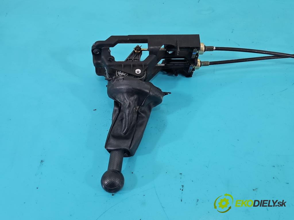 Chevrolet Spark II M200 2005-2010 1.0 67KM manual 49 kW 995 cm3 5- Páka: Změny: stupeň,rýchlosť  (Rýchlostná páka (kulisa))