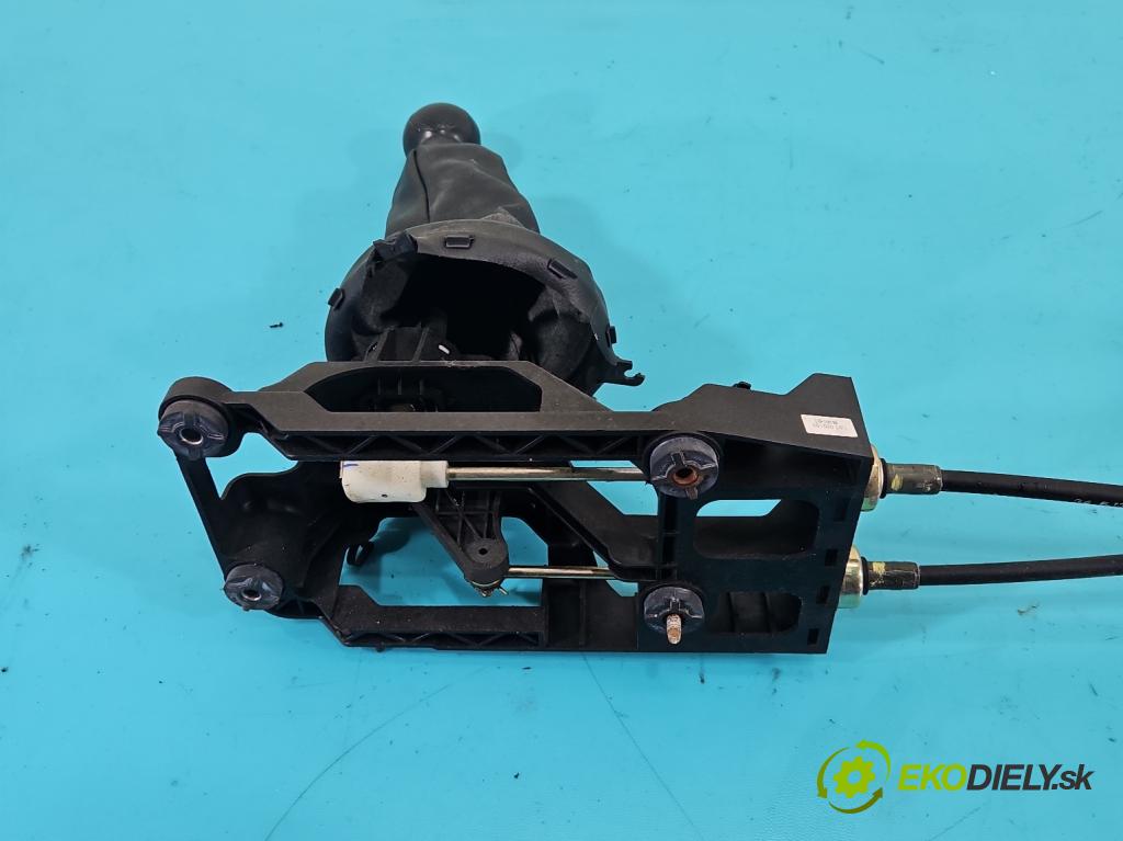 Chevrolet Spark II M200 2005-2010 1.0 67KM manual 49 kW 995 cm3 5- Páka: Změny: stupeň,rýchlosť  (Rýchlostná páka (kulisa))