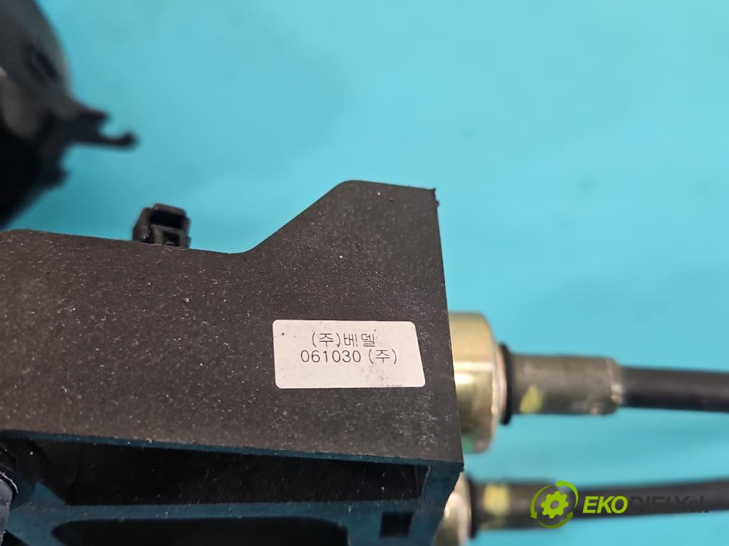 Chevrolet Spark II M200 2005-2010 1.0 67KM manual 49 kW 995 cm3 5- Páka: Změny: stupeň,rýchlosť  (Rýchlostná páka (kulisa))