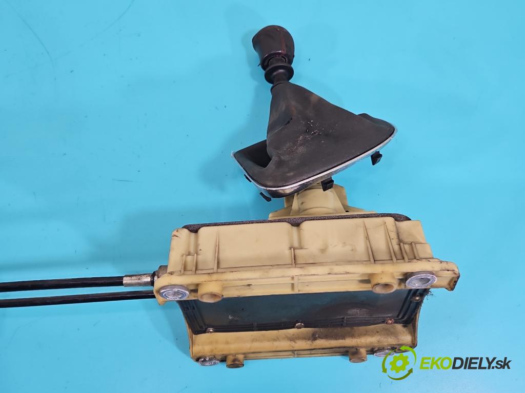 Fiat Bravo II 2007-2014 1.9 jtd 150 HP manual 110 kW 1910 cm3 5- Páka: Změny: stupeň,rýchlosť 553499500 (Rýchlostná páka (kulisa))