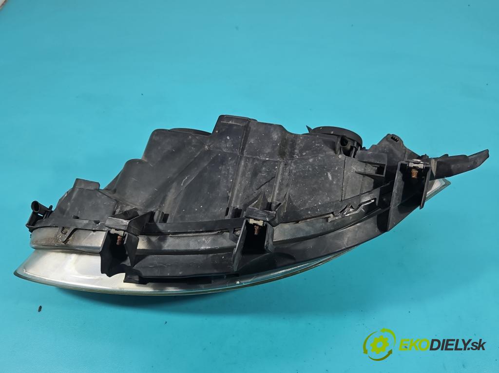 Fiat Bravo II 2007-2014 1.9 jtd 150 HP manual 110 kW 1910 cm3 5- Reflektor: pravý 51757534 (Svetlo predné pravé)