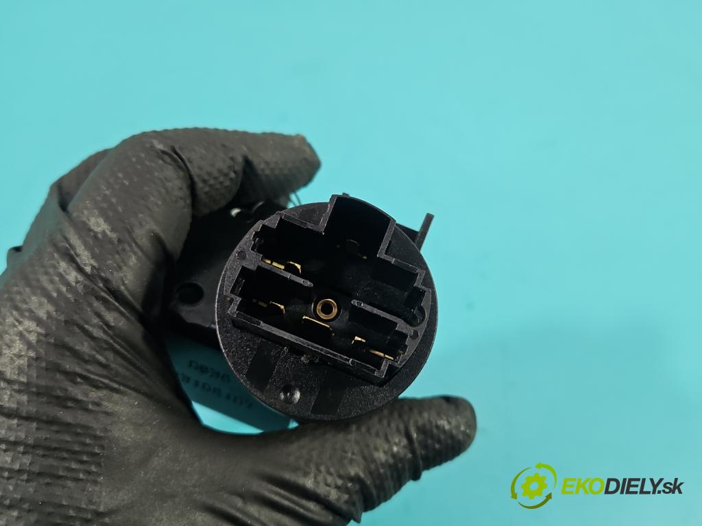 Fiat Bravo II 2007-2014 1.9 jtd 150 HP manual 110 kW 1910 cm3 5- Spínačka 51793869 (Spínacia skrinka)