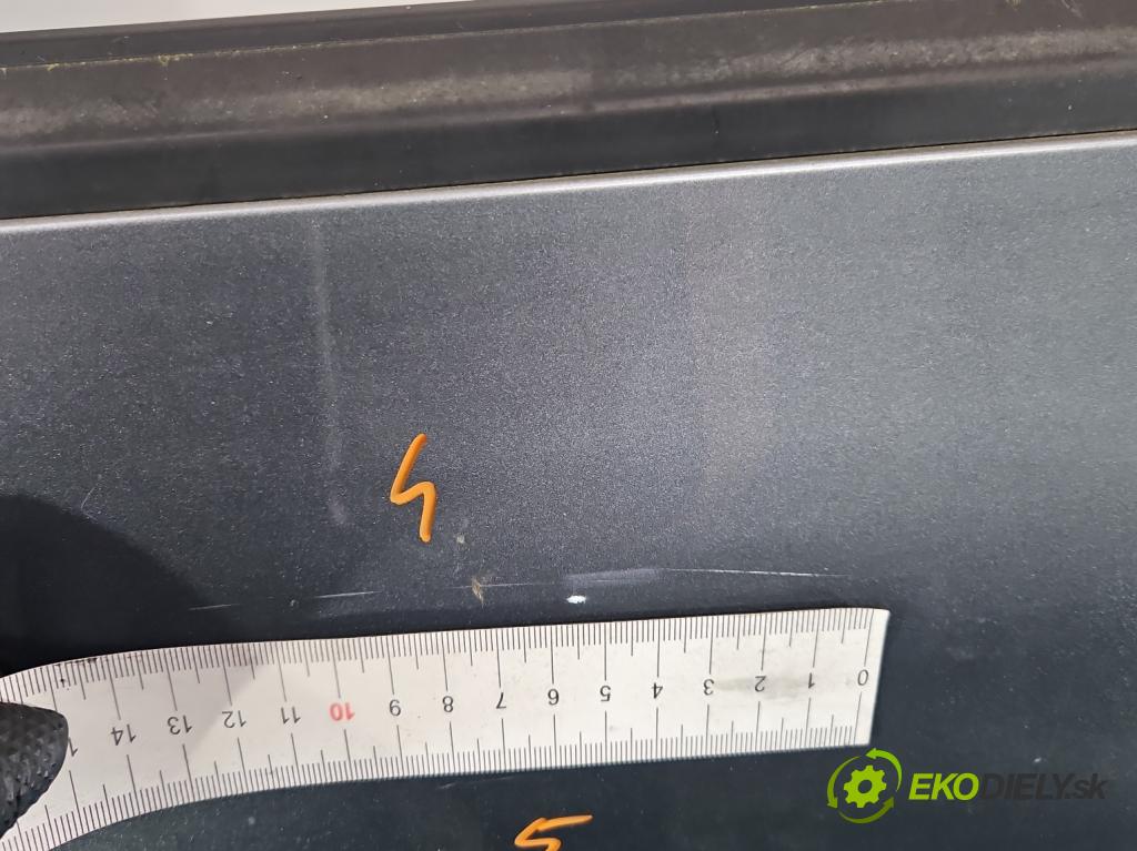Skoda Yeti 2009-2017 1.2 TSI 105 hp manual 77 kW 1197 cm3 5- dveře zadní pravé  (Klika dveří ostatní)