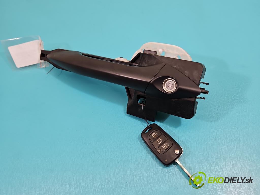 Hyundai I30 II 2012-2016 1.4 16V 100 hp manual 73,2 kW 1396 cm3 5- klika přední levé 91270-03100 (Vnější přední levá klika dveří)