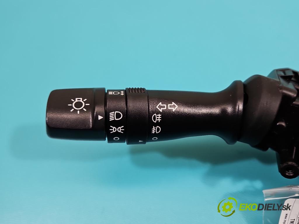 Hyundai I30 II 2012-2016 1.4 16V 100 HP manual 73.2 kW 1396 cm3 5- prepínač komplex: 3753MA-2210 (Prepínacie páčky pod volantom)