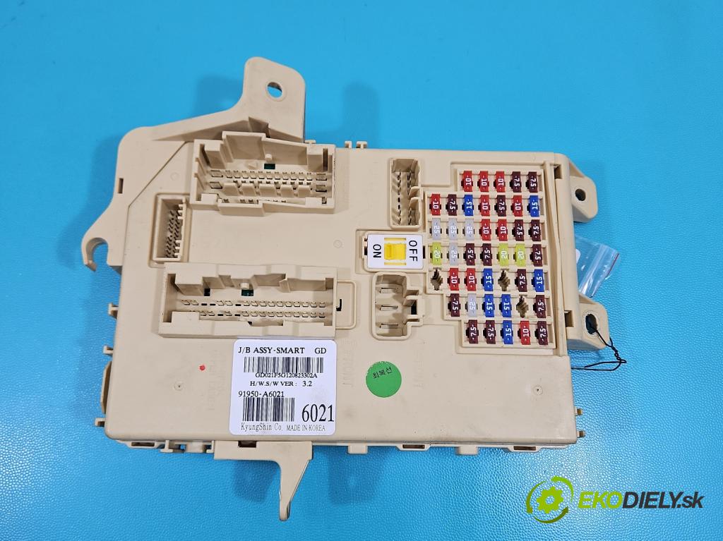 Hyundai I30 II 2012-2016 1.4 16V 100 hp manual 73,2 kW 1396 cm3 5- skříňka pojistková 91950-A6021 (Pojistková skříňka)