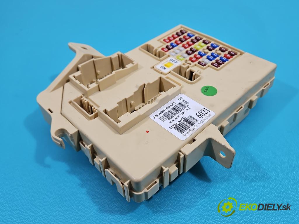 Hyundai I30 II 2012-2016 1.4 16V 100 hp manual 73,2 kW 1396 cm3 5- skříňka pojistková 91950-A6021 (Pojistková skříňka)