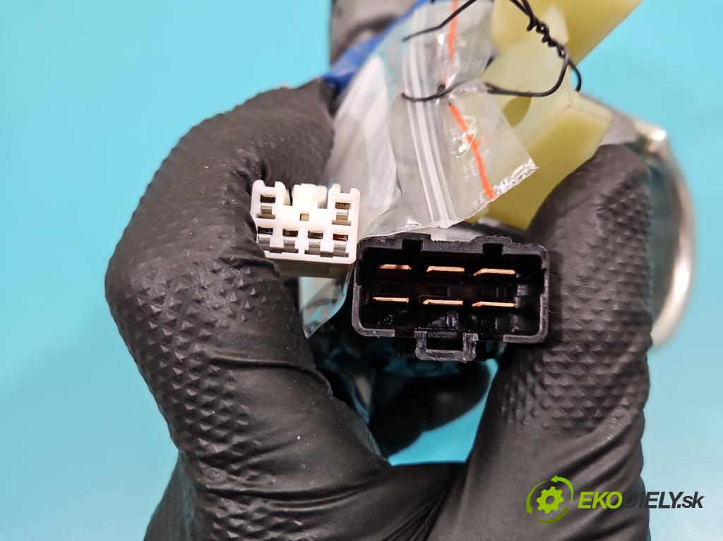 Hyundai I30 II 2012-2016 1.4 16V 100 HP manual 73,2 kW 1396 cm3 5- Spínačka  (Spínacia skrinka)